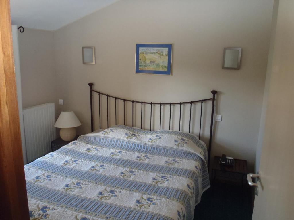 Grand Hotel Du Cours Sisteron Room photo